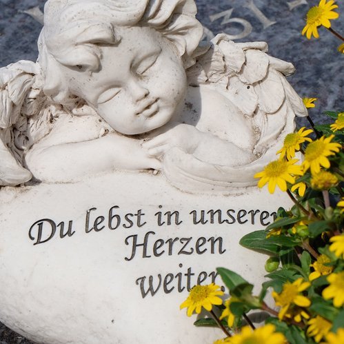 Grabschmuck mit Herz und Engel aus Stein