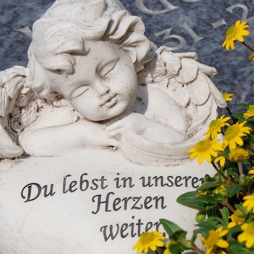 Grabschmuck mit Herz und Engel aus Stein