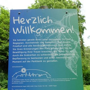 Friedhofsschild am Eingang eines Friedhofes in Hagen